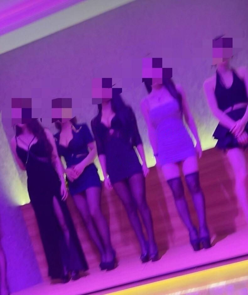 普陀长寿路新康汇，客服1302